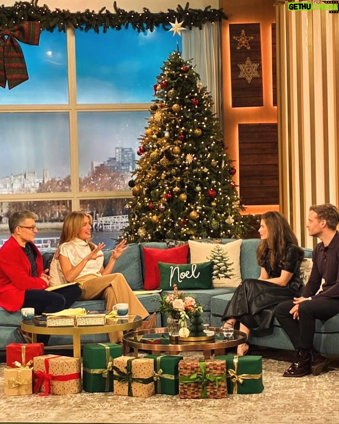Rachel Shenton - 4.7K Likes - Chatting all things Darrowby…

Merry Christmas Everyone ❤️

#ACGAS Christmas special tonight @9 on @channel5_tv 
🐄🐶🐐🎁🎄🥂

#christmaseve #tistheseason❄️