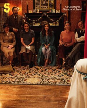 Rachel Shenton Instagram - Chatting all things Darrowby…

Merry Christmas Everyone ❤️

#ACGAS Christmas special tonight @9 on @channel5_tv 
🐄🐶🐐🎁🎄🥂

#christmaseve #tistheseason❄️