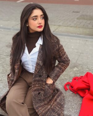 Rachi Sharma Instagram - soft love 
Wearing @savana