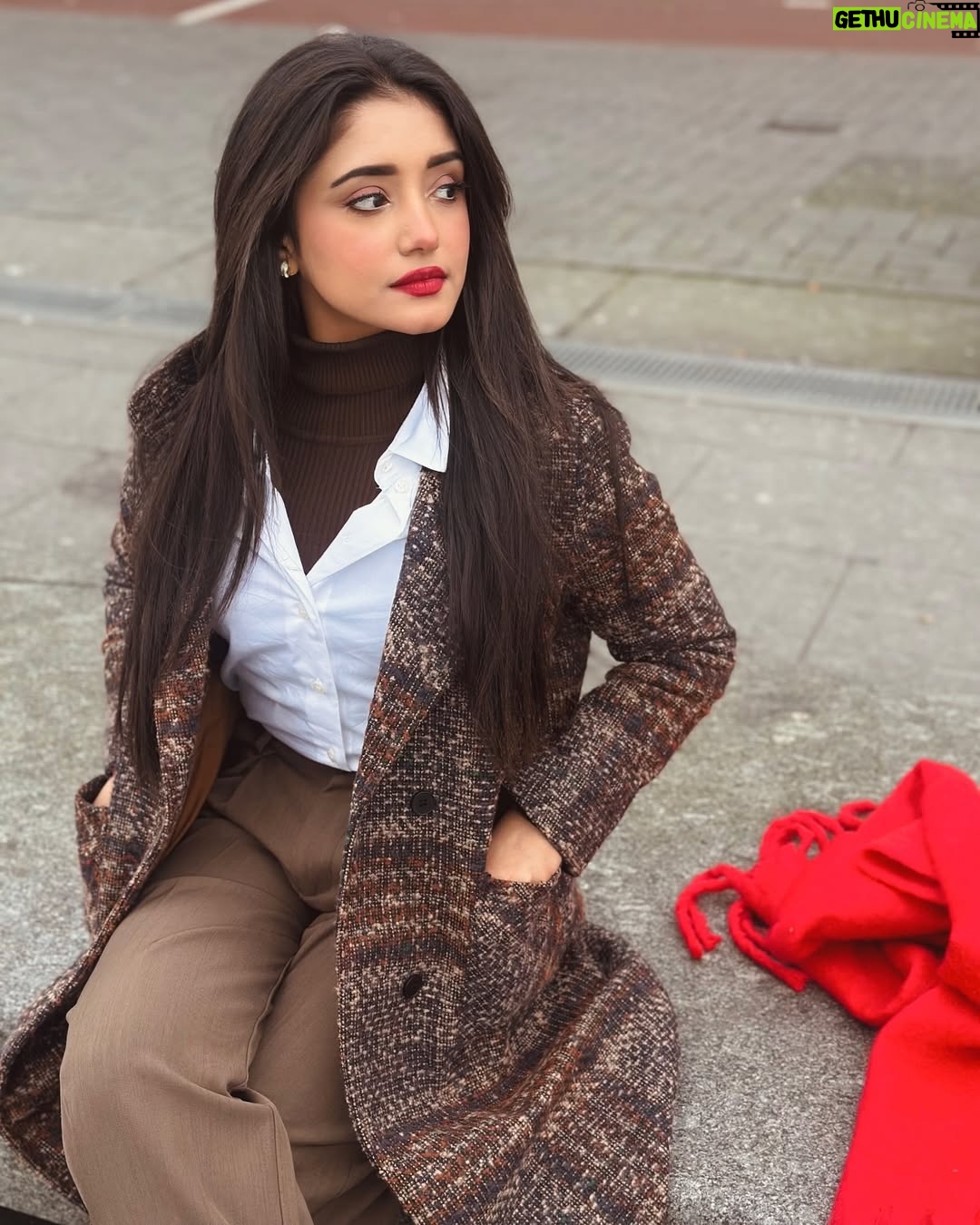 Rachi Sharma - 64.8K Likes - soft love 
Wearing @savana