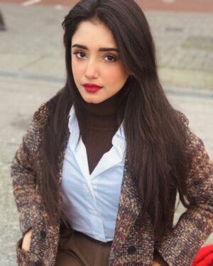 Rachi Sharma Instagram - soft love 
Wearing @savana