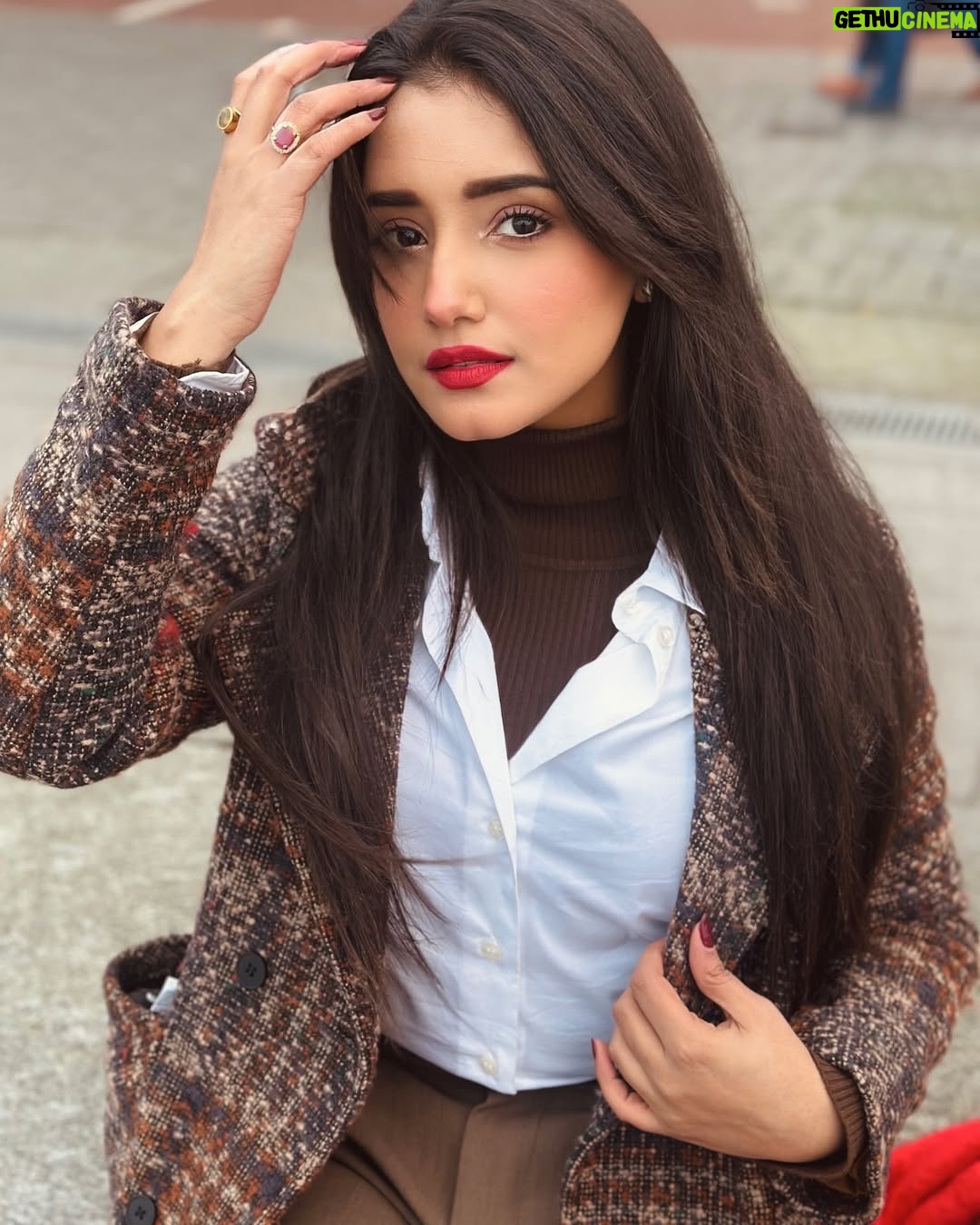 Rachi Sharma - 64.8K Likes - soft love 
Wearing @savana