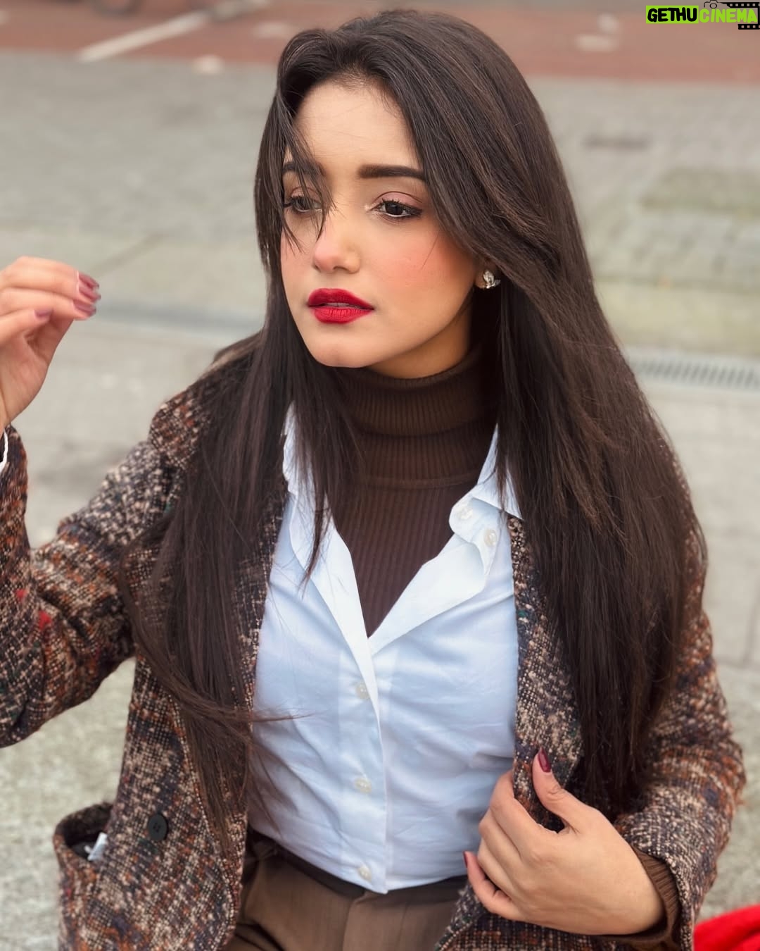 Rachi Sharma - 64.8K Likes - soft love 
Wearing @savana