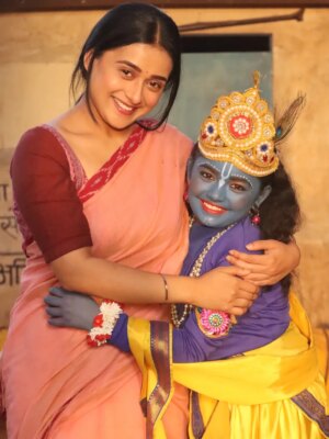 Radhika Muthukumar Instagram - मैं हूं लाल तेरा 🥰❤️🧿
.
.
.
.
#binddii #kajal #maabeti #sanchibhoyar #radhikamuthukumar