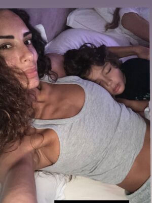 Raffaella Modugno Instagram - Posso viaggiare ovunque, tra mille luci e meraviglie, ma niente brilla più di voi tra le mie braccia. Il mio posto del cuore siete sempre voi.❤️❤️❤️❤️