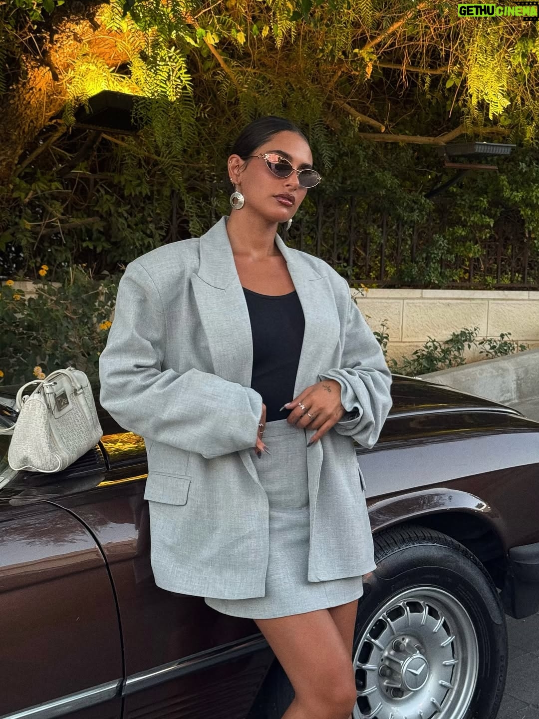Raghda - 117.5K Likes - Sorry I’m late! Had a mini photoshoot🙇🏽‍♀️