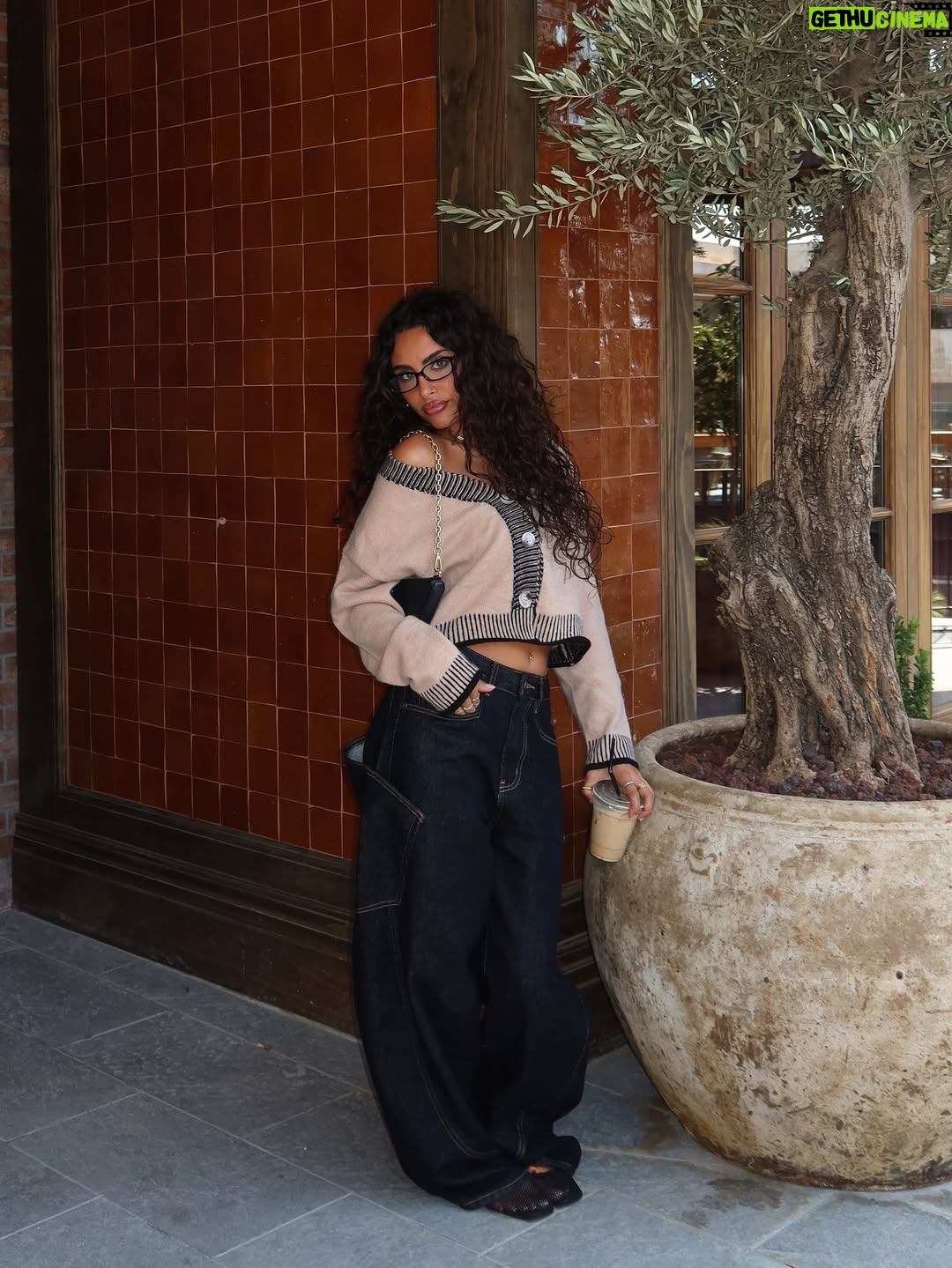Raghda - 135.1K Likes - Cozy day🐻🤎 ☕️