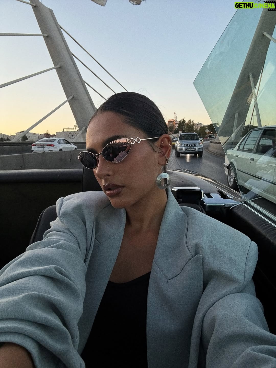 Raghda - 117.5K Likes - Sorry I’m late! Had a mini photoshoot🙇🏽‍♀️