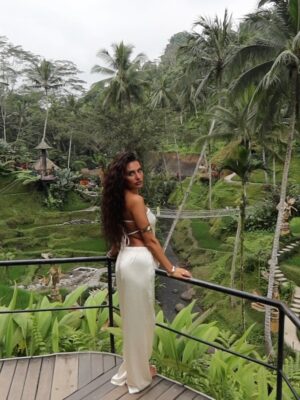 Raghda Instagram - Favorite place on earth BALI📍🥺
🌴🌊🌳🪸🍃