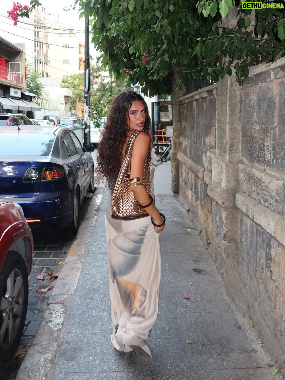 Raghda - 164.2K Likes - خطفوني شوارع لبنان🚏🇱🇧