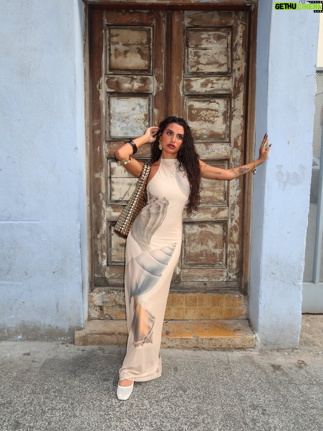 Raghda - 164.2K Likes - خطفوني شوارع لبنان🚏🇱🇧