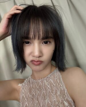 Rainie Yang Instagram - 分享一些未發佈的生活碎片
祝大家生活愉快🥰
#生活碎片