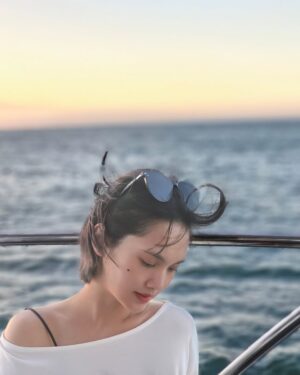 Rainie Yang Instagram - 分享一些未發佈的生活碎片
祝大家生活愉快🥰
#生活碎片