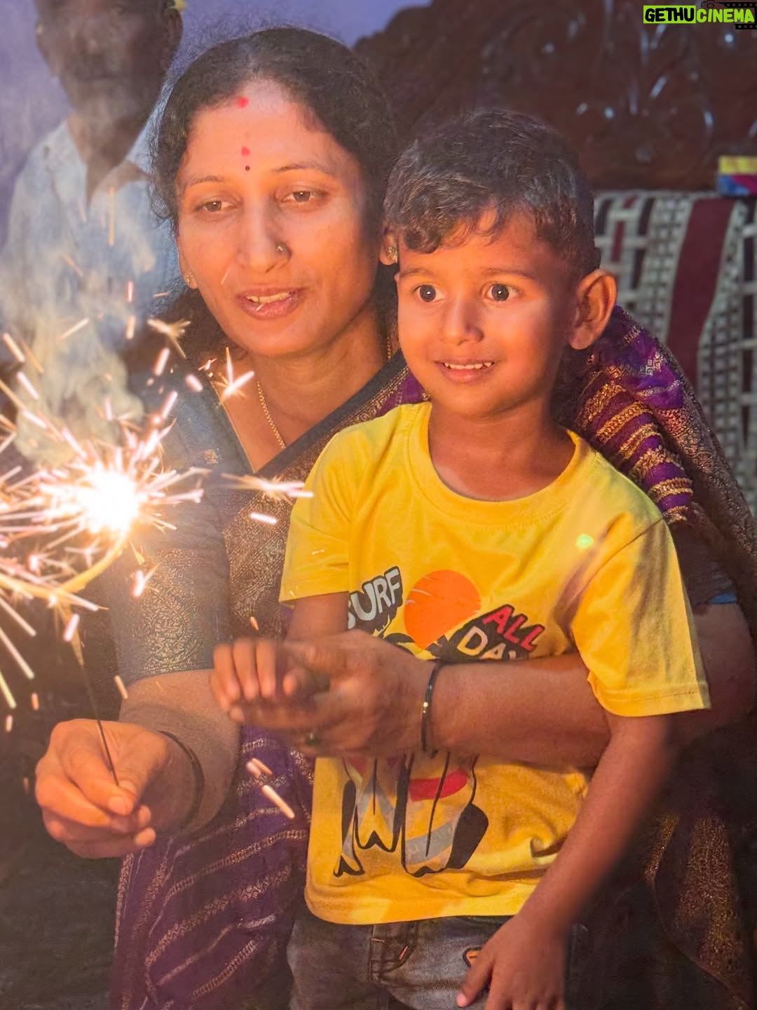 Rajani Shashikumar - 50.9K Likes - ಸಮಸ್ತ ನಾಡಿನ ಜನತೆಗೆ ಬೆಳಕಿನ ಹಬ್ಬ ದೀಪಾವಳಿಯ ಶುಭಾಶಯಗಳು ✨💥

#kannada #insta #reels #keepsupporting