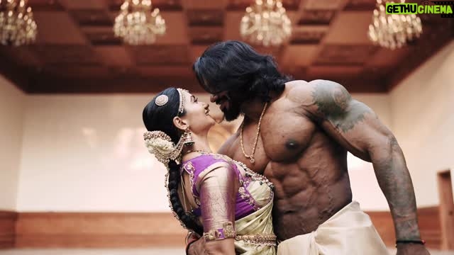Rajini - 190.6K Likes - ನಿಮ್ಮೆಲ್ಲರ ಪ್ರೀತಿ ಆಶೀರ್ವಾದ ಹಾರೈಕೆಗಳೊಂದಿಗೆ ನಾವು ಹೊಸ ಜೀವನಕ್ಕೆ ಕಾಲಿರಿಸಿದ್ದೆವೇ ಎಲ್ಲರಿಗೂ ತುಂಬು ಹೃದಯದ ಧನ್ಯವಾದಗಳು 🤗🙏

Thank you so much nandu for this moment make it beautiful 😍😇
Beautiful photography by: @nandushreyas.photography 

Makeover : @arjunanjimakeover 

Jewellery : @bridalhubrentaljewellery rental jewellery
Asst : sharath

Beautiful saree by : @sri.varisilks 

Blouse and saree design by : @suthra_designer_boutique