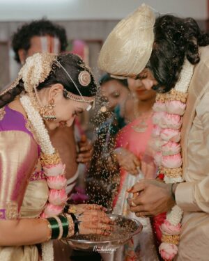 Rajini Instagram - ಏಳು ವರುಷದ ಗೆಳೆಯನ  ಜೊತೆ ಏಳು ವರ್ಷ “ಸಪ್ತಪದಿ “ ತುಳಿದು ಈಗ ಒಂದಾದ ಕ್ಷಣ ಜೀವನದ ಅತ್ಯಮೂಲ್ಯದ  ದಿನ ಈ ದಿನಕ್ಕೆ ತುಂಬಾ ಪ್ರೀತಿ ತೋರಿದ ಎಲ್ಲರಿಗು ಚಿರಋಣಿ 🙏😍🤗…

Thank you so much nandu 😍
Beautiful photography by: @nandushreyas.photography 

Makeover : @arjunanjimakeover 

Jewellery : @bridalhubrentaljewellery rental jewellery

Beautiful saree by : @sri.varisilks 

Blouse and saree design by : @suthra_designer_boutique
 
Wedding venue : @ikshaaconventions 
.
.
.
#dboss #dbossfans #dbossism #Dbosskingdom #dbosscraze #dbossfan #dbossquotes #Dbosssoldiers #dbossfc #dbossco #dbossfanskalduragi #Dbossoffice #dbossparva #dbossadda #dbossgirls #dbossqutues #dbossfanshonnavar #marriage #explore #beutiful #love #soulmate #happy