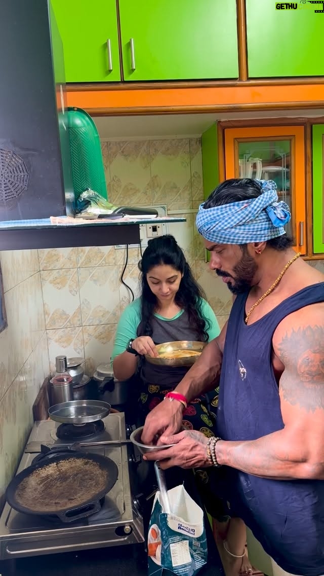 Rajini - 159.6K Likes - ನಿಮ್ಮ ಮನೆಲ್ಲು ಇಥರ ಪಾತ್ರೆ ಸುಟ್ಟಾಕೊ chef ಇದಾರ 😆😝😂🤪…. 
.
.
.
.
#comedyvideos #comedy #funny #instalike #reelitfeelit #fun #instagood #reelsinstagram #reels