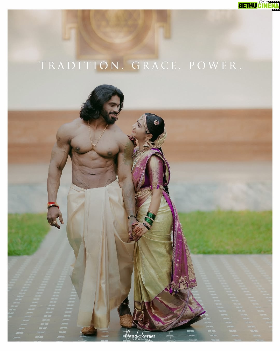 Rajini - 192.9K Likes - ಏಳು ವರುಷದ ಗೆಳೆಯನ  ಜೊತೆ ಏಳು ವರ್ಷ “ಸಪ್ತಪದಿ “ ತುಳಿದು ಈಗ ಒಂದಾದ ಕ್ಷಣ ಜೀವನದ ಅತ್ಯಮೂಲ್ಯದ  ದಿನ ಈ ದಿನಕ್ಕೆ ತುಂಬಾ ಪ್ರೀತಿ ತೋರಿದ ಎಲ್ಲರಿಗು ಚಿರಋಣಿ 🙏😍🤗…

Thank you so much nandu 😍
Beautiful photography by: @nandushreyas.photography 

Makeover : @arjunanjimakeover 

Jewellery : @bridalhubrentaljewellery rental jewellery

Beautiful saree by : @sri.varisilks 

Blouse and saree design by : @suthra_designer_boutique
 
Wedding venue : @ikshaaconventions 
.
.
.
#dboss #dbossfans #dbossism #Dbosskingdom #dbosscraze #dbossfan #dbossquotes #Dbosssoldiers #dbossfc #dbossco #dbossfanskalduragi #Dbossoffice #dbossparva #dbossadda #dbossgirls #dbossqutues #dbossfanshonnavar #marriage #explore #beutiful #love #soulmate #happy