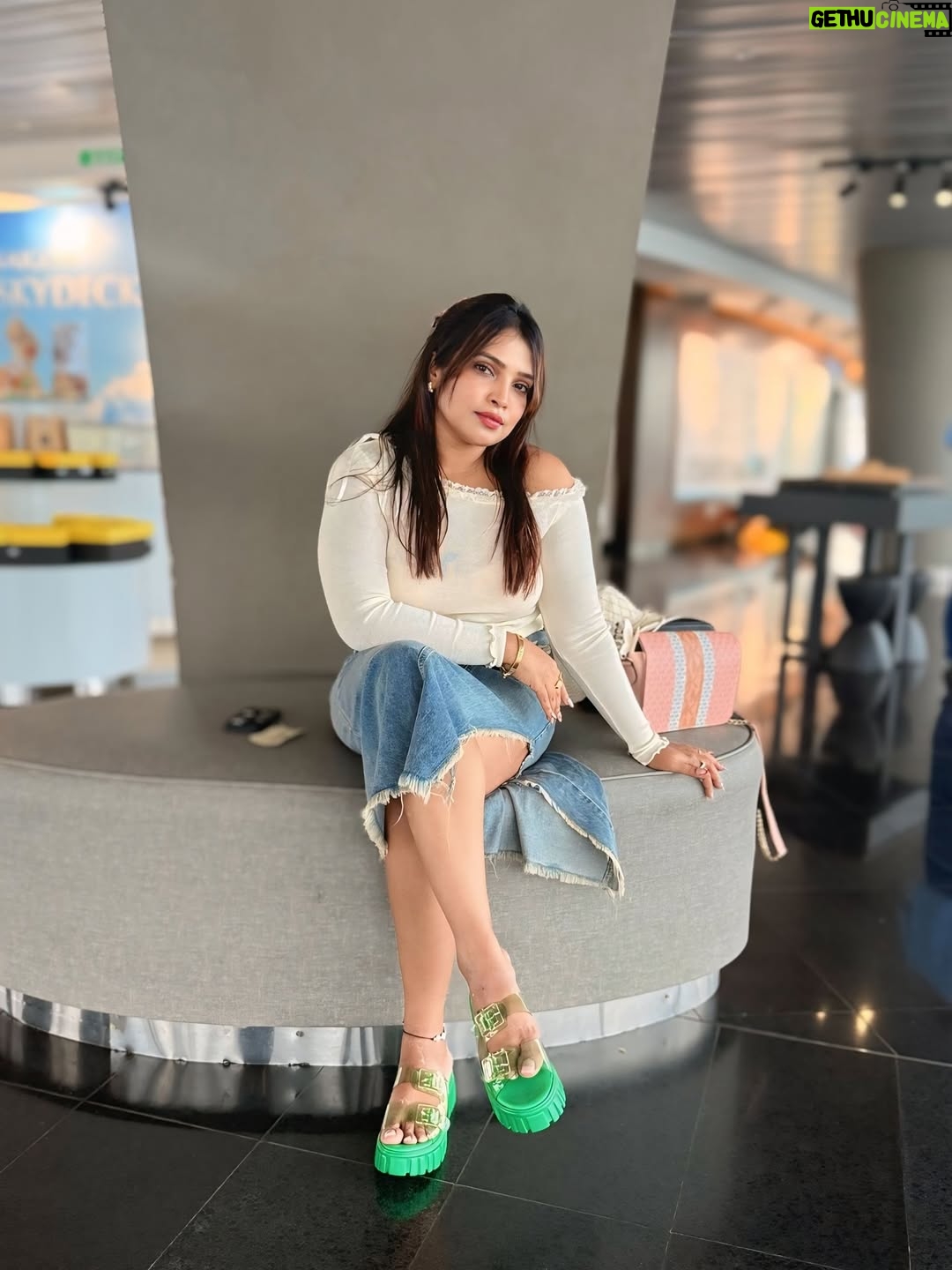 Rajini Lakshmish - 4.9K Likes - 