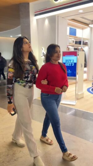 Rajini Lakshmish Instagram - Tag that santoor mummy š