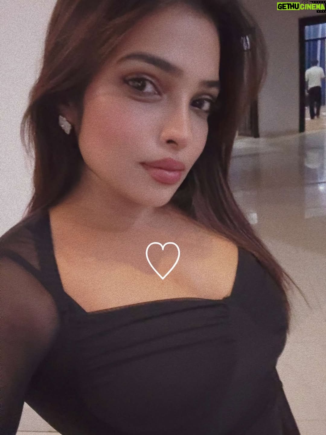 Rajini Lakshmish - 3.8K Likes - My aura is my true luxury ✨🧿

Vietnam diaries✨

#pictureoftheday #blackdresscode⚫️