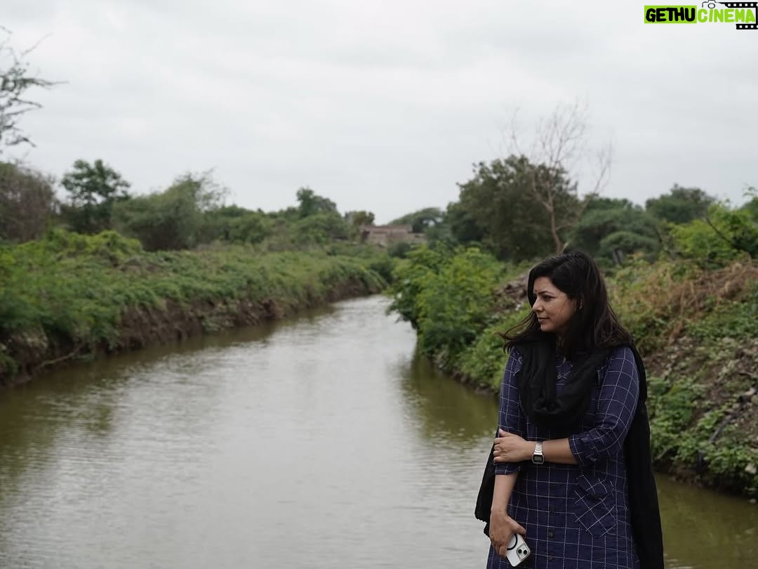 Rajshri Deshpande - 1.3K Likes - The point wasn’t just to embody Savitri bai as an actor and character, it was to live with her forever. Bai guided me throughout, just as she mentored an entire nation. 
Savitribai Phule bai, I am walking with you forever and Through Nabhangan, I will keep continuing your legacy. 🥹🙏❤️

@nabhanganfoundation #rethinkvillages #education #riverrejuvenation #farmers #laboureres #marathwada #savitribaiphulejayanti