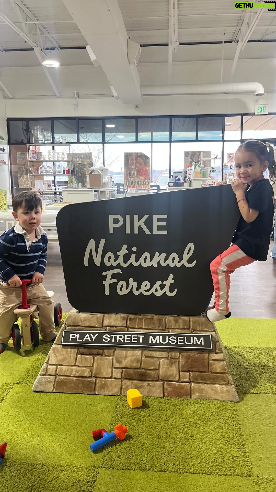Raquel Pennington - 57 Likes - Such a cute fun place for the little ones @playstreetmuseum