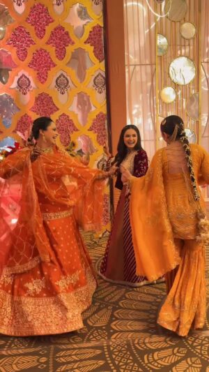 Rashika Sachdeva Instagram - Sakhiye Saheliye 🧡
.
.
.
.
#trending #reelitfeelit #reelitfeelit #song #viral