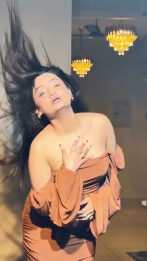 Rashika Sachdeva Instagram - Jeee Nhi lagda mera ✨🤎
@jasminesandlas @jaani777