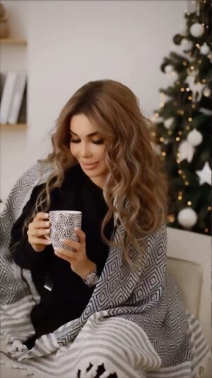 Rayhon Instagram - Sizlarda ham shundaymi 😊? Oila va boshqa ishlarga manga o’xshab ulguradiganlar bormi ? Sizlarni hammasiga ulgurishingizga nima undaydi ? Siz nimadan kuch olasiz 😇 ?