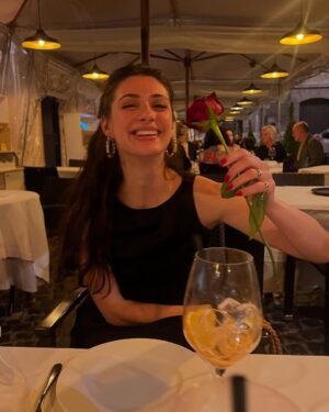 Rébecca Benhamour Instagram - viva l’italia, la pasta e le punture di zanzare