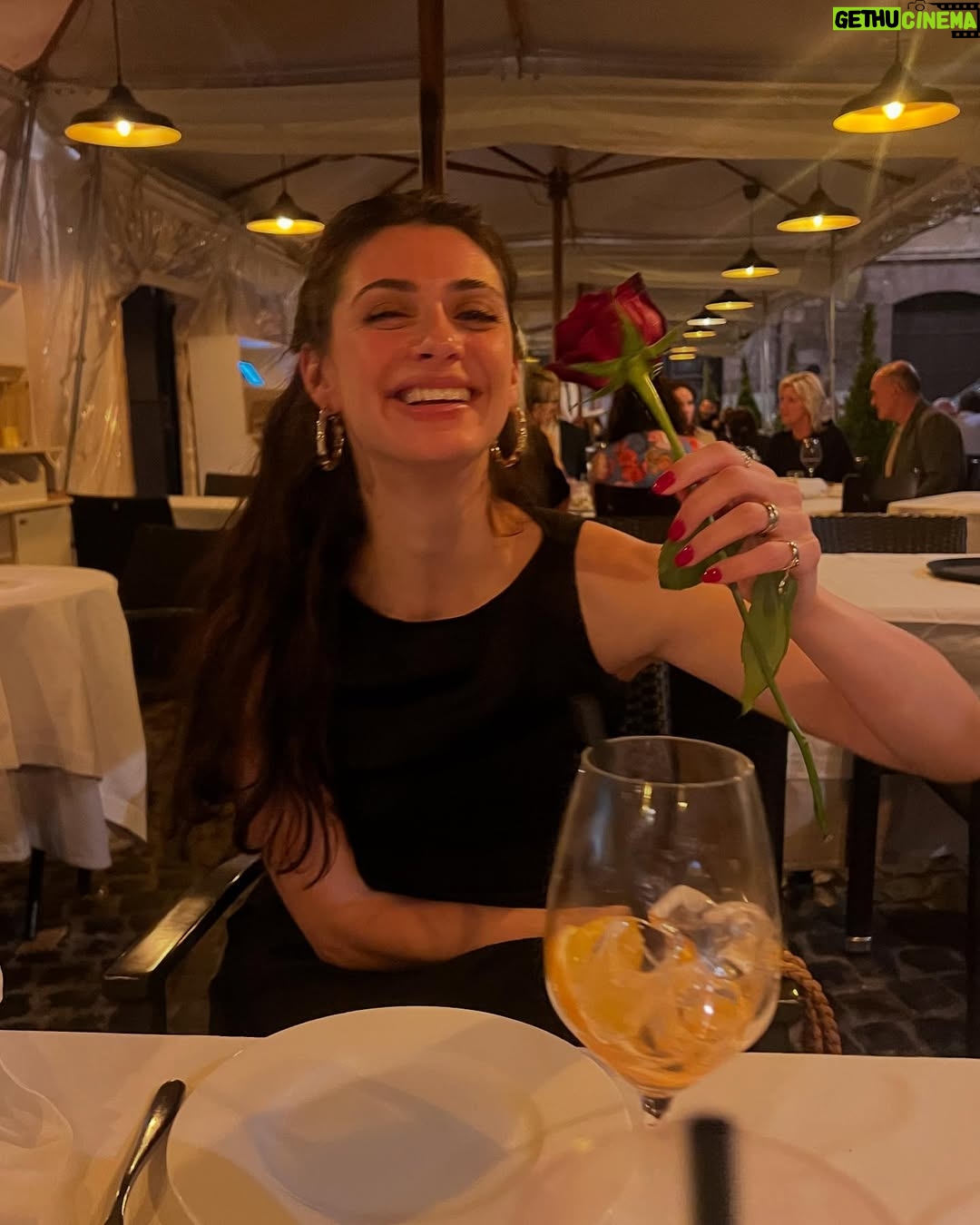 Rébecca Benhamour - 2.2K Likes - viva l’italia, la pasta e le punture di zanzare