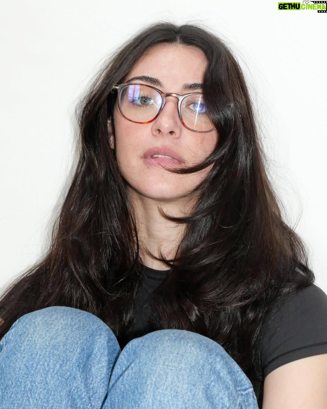 Rébecca Benhamour - 2.9K Likes - remaking again and again