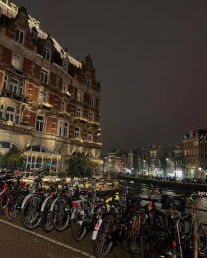 Rébecca Benhamour Instagram - un week-end sans weed à amsterdam