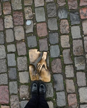 Rébecca Benhamour Instagram - un week-end sans weed à amsterdam