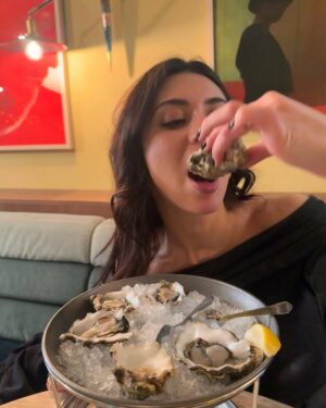 Rébecca Benhamour Instagram - un week-end sans weed à amsterdam
