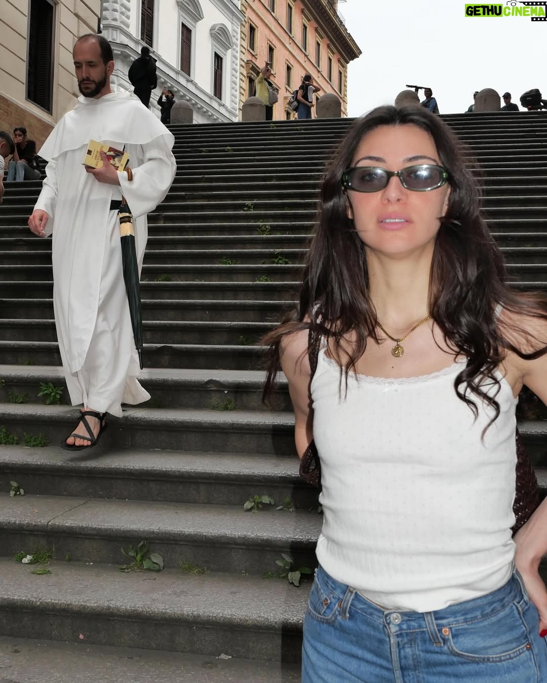 Rébecca Benhamour - 2.2K Likes - viva l’italia, la pasta e le punture di zanzare