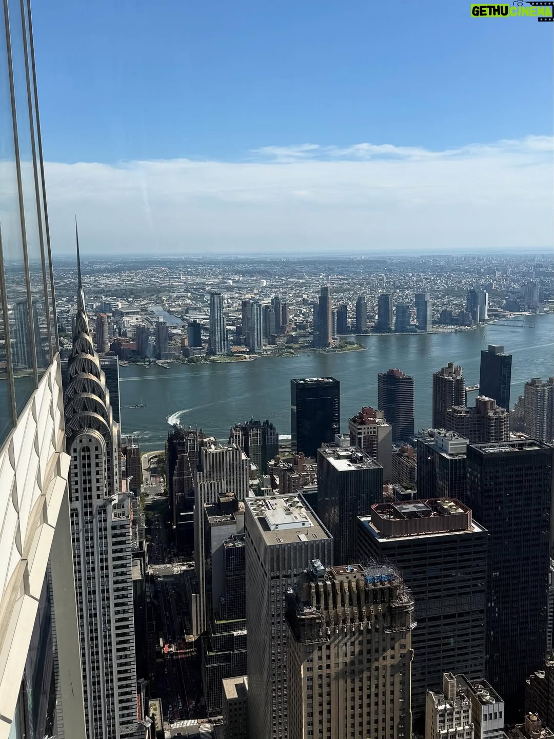 Rebecca Ghaderi - 323K Likes - @summit 🌆🌉