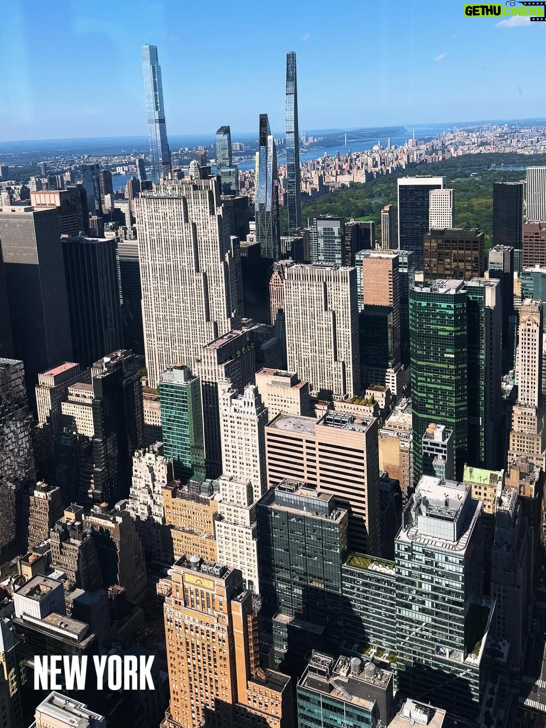 Rebecca Ghaderi - 323K Likes - @summit 🌆🌉