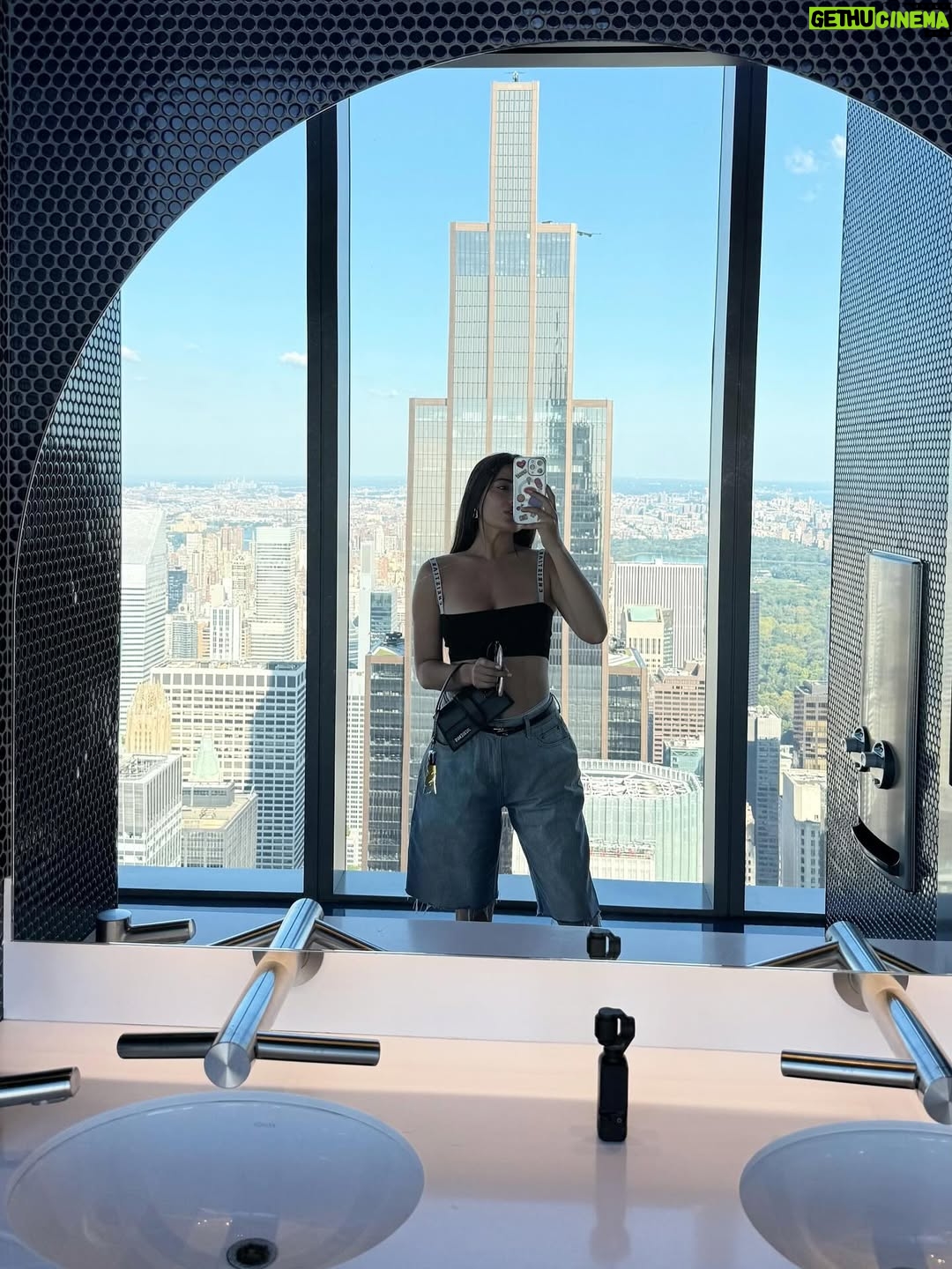 Rebecca Ghaderi - 323K Likes - @summit 🌆🌉
