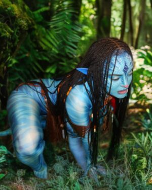 Rebecca Ghaderi Instagram - AVATAR🩵💙🩵 #neytiri #neytiriavatar #halloween #halloweencostume 
Edit : @pmofrad
Hair : @melikazeynali
Makeup : Me