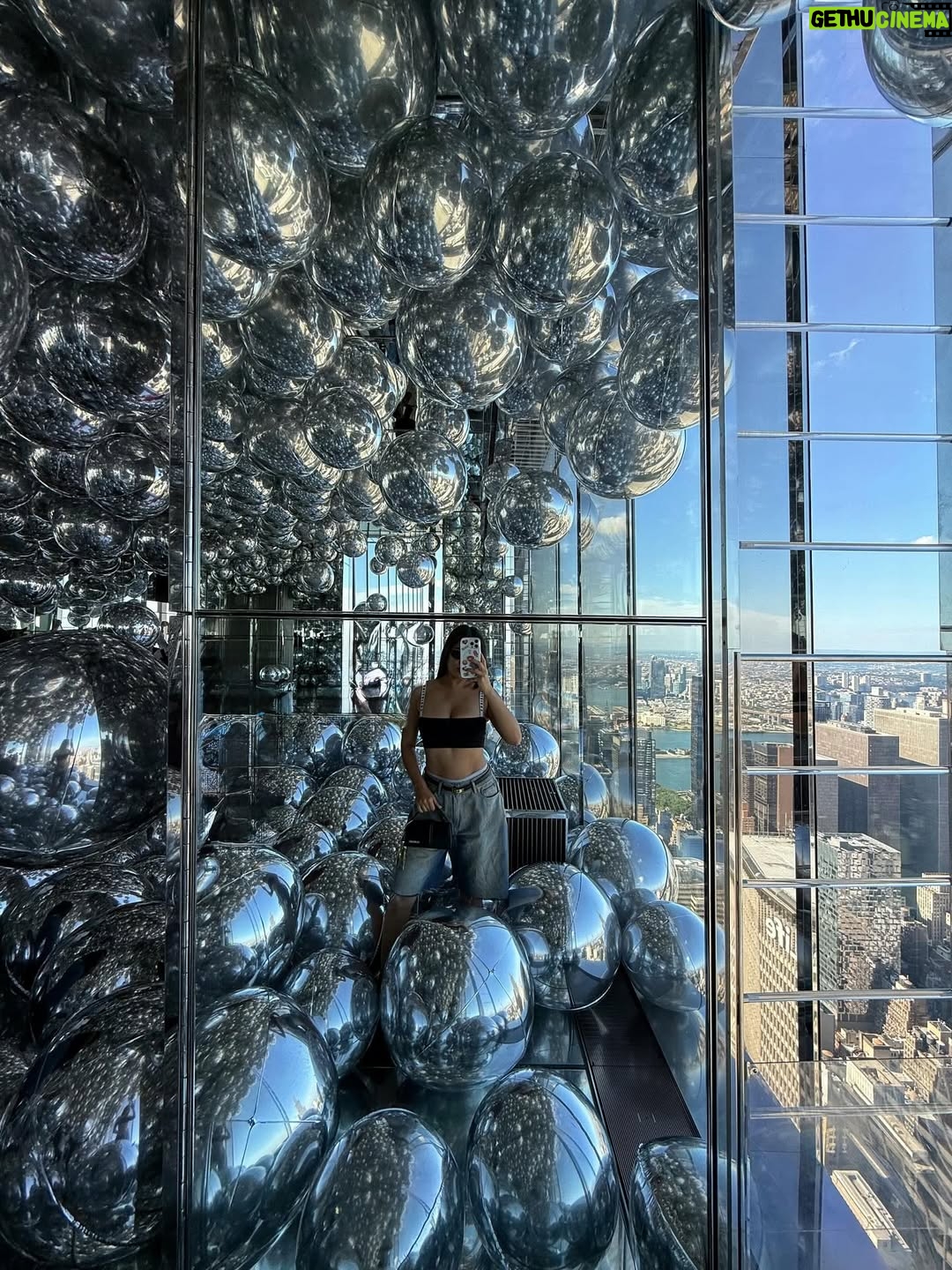 Rebecca Ghaderi - 323K Likes - @summit 🌆🌉