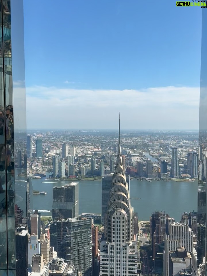 Rebecca Ghaderi - 323K Likes - @summit 🌆🌉