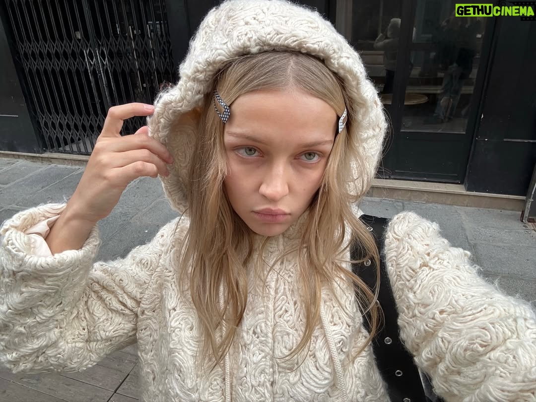 Regina Anikiy - 12.9K Likes - Fell off the bike, leaking glitters 🪄