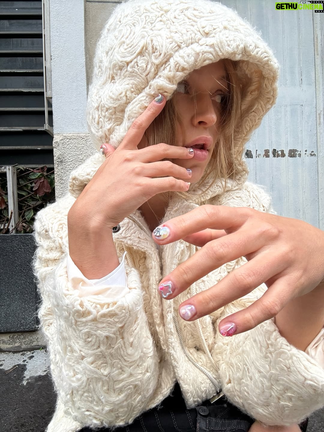 Regina Anikiy - 12.9K Likes - Fell off the bike, leaking glitters 🪄