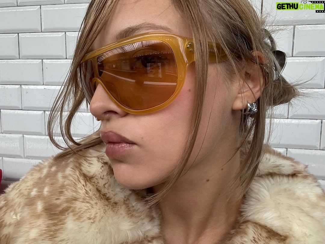 Regina Anikiy - 10.8K Likes - 🦌🦌🦌💛