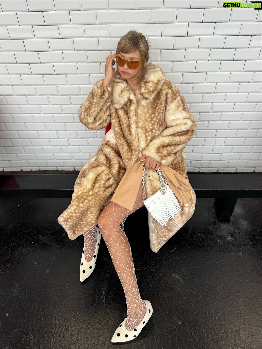 Regina Anikiy - 10.8K Likes - 🦌🦌🦌💛