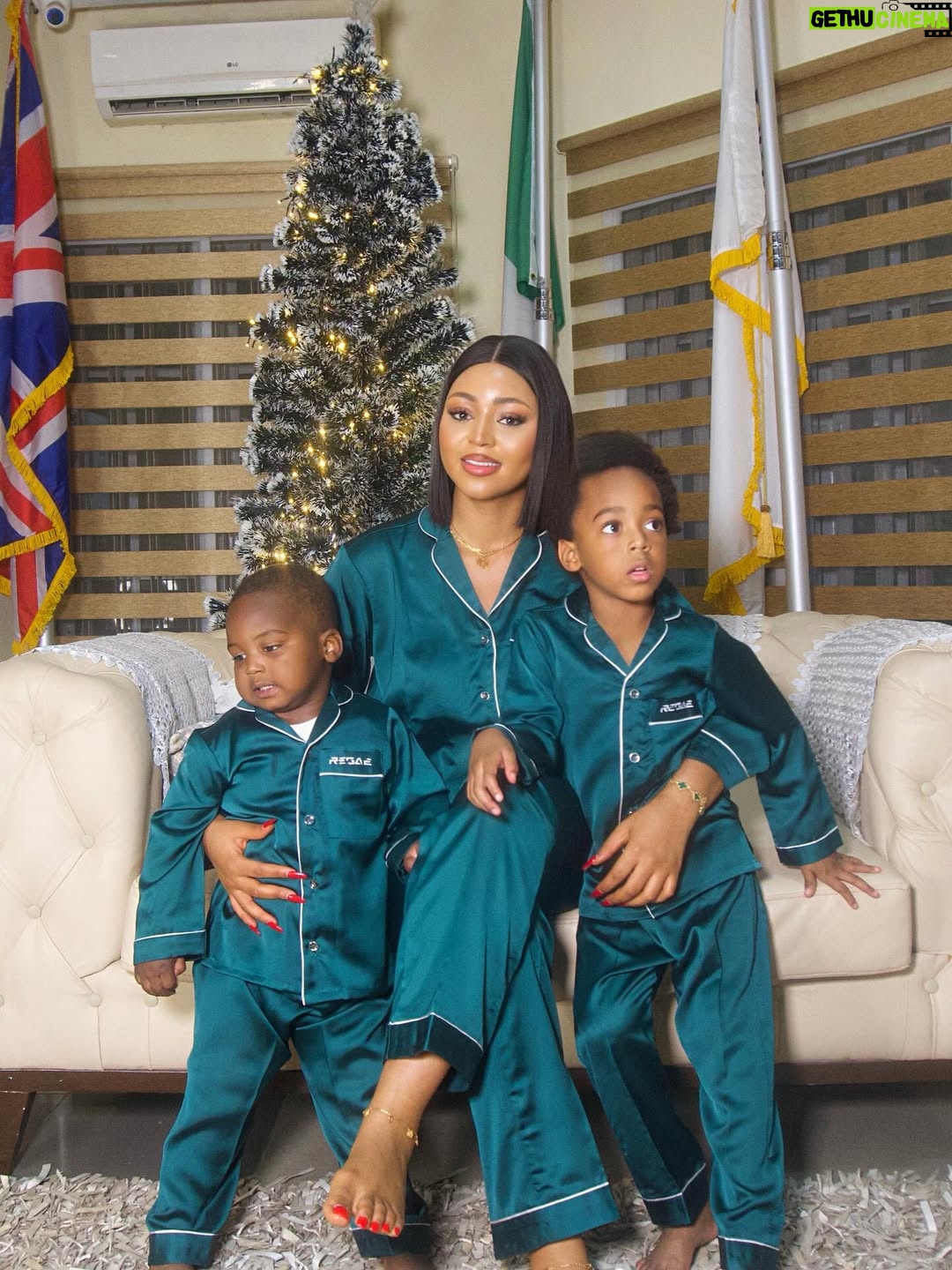 Regina Daniels - 479.5K Likes - Old ? Maybe. Golden ? Always in my heart ✨💕 MERRY CHRISTMAS EVERYONE 🎄✨🎊
Love, MAMA MK 😍