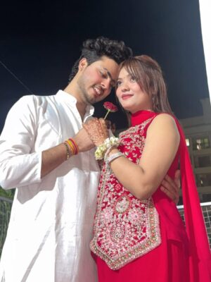 Rekha Khatri Instagram - Kese lgta haaa sath me ham donoā¤ļøš„°