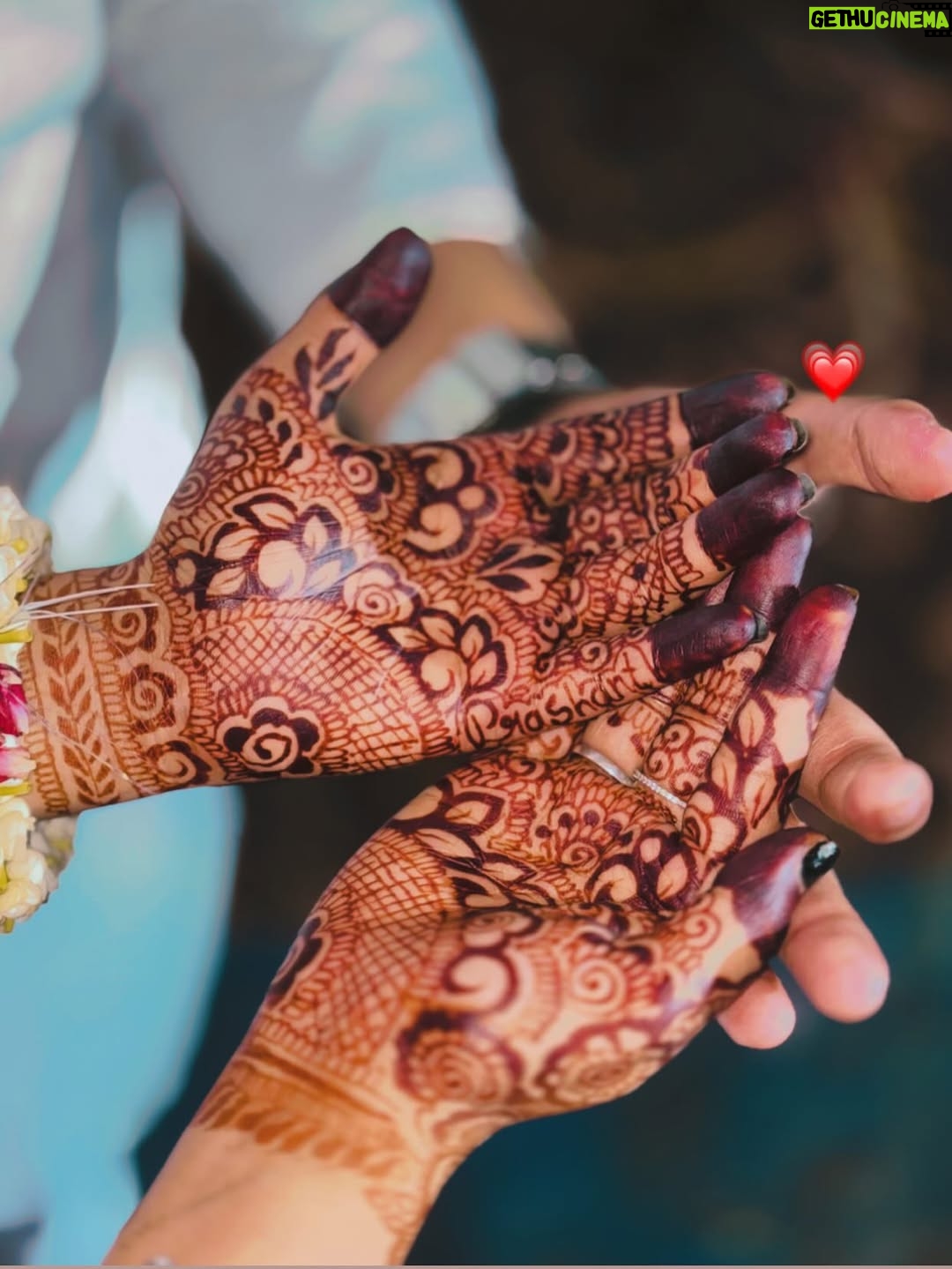 Rekha Khatri - 326.6K Likes - Kese lgta haaa sath me ham dono❤️🥰
